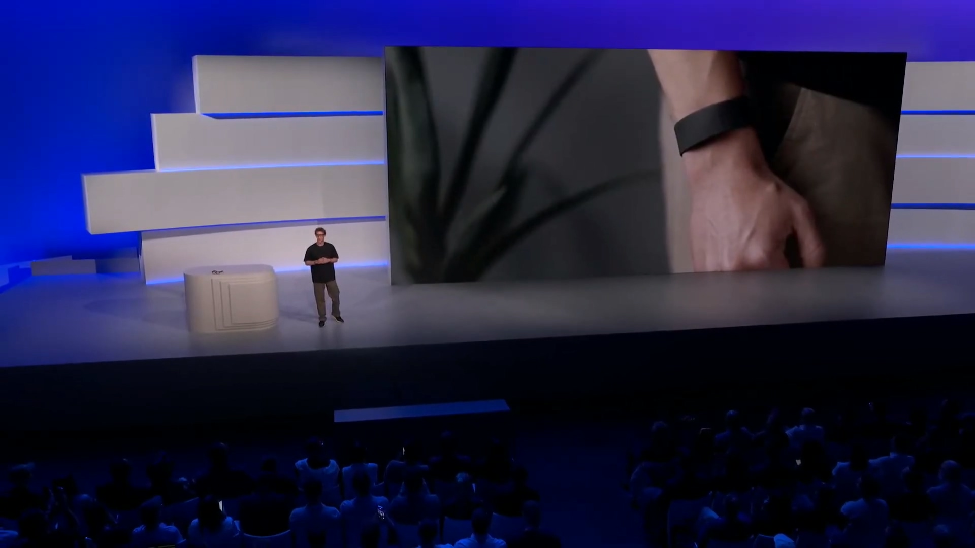 1758244039_e028a401141d7b25_Meta Connect 2025_ Opening Keynote.mp4_20250919_082523.519.jpg
